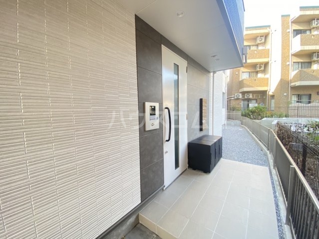 2/4 エントランス