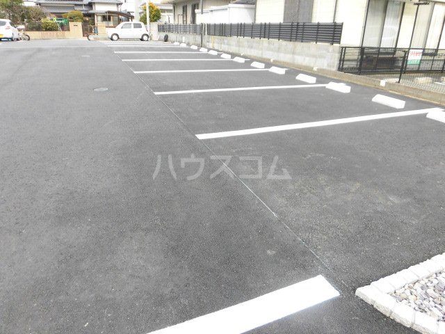 2/6 駐車場