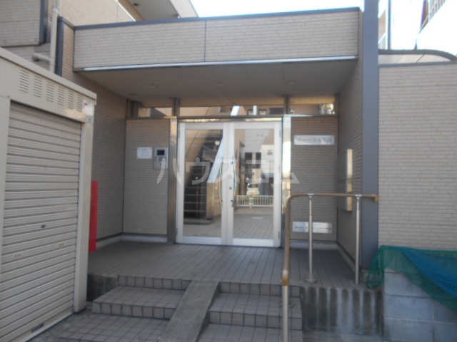 20/27 エントランス