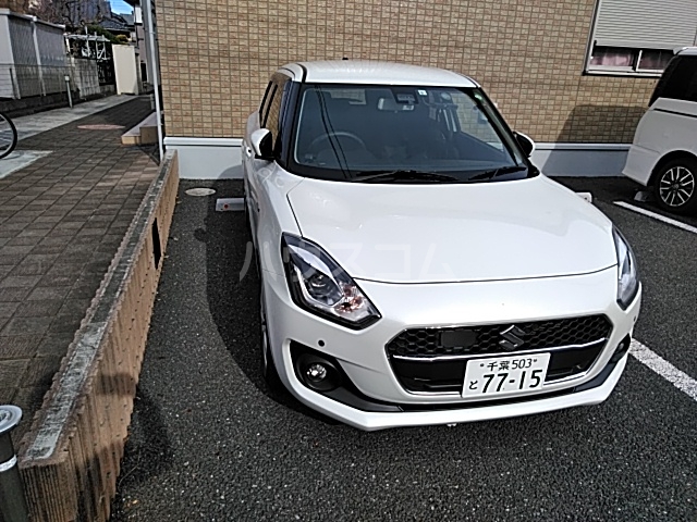 24/27 駐車場