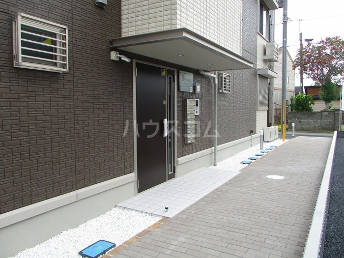 2/3 エントランス