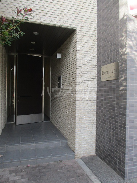 24/30 エントランス