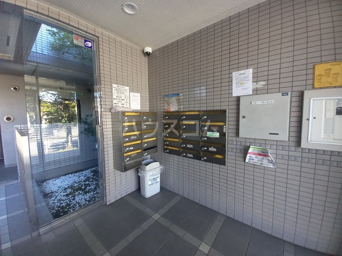 2/4 エントランス