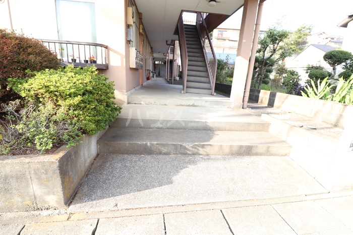 18/29 エントランス