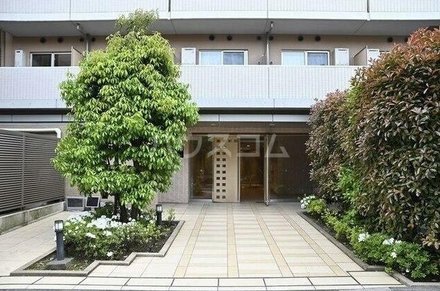 16/26 エントランス