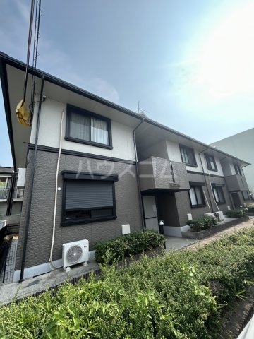 ハイカムール塔南の外観