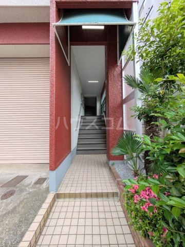 14/20 エントランス