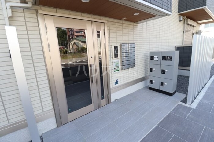 18/21 エントランス