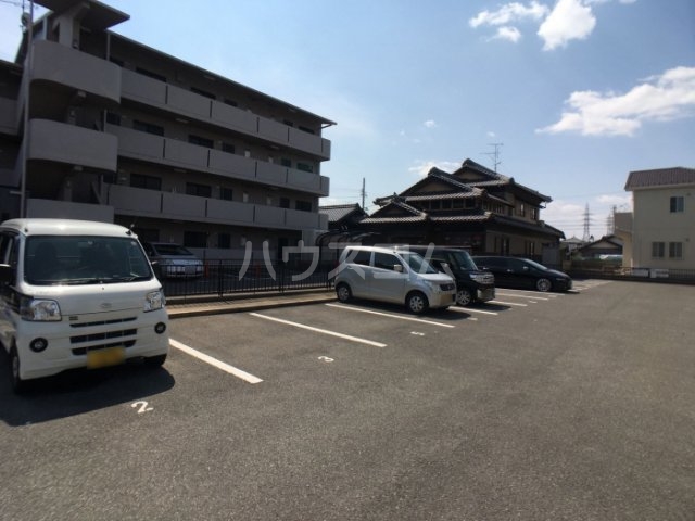 16/25 駐車場