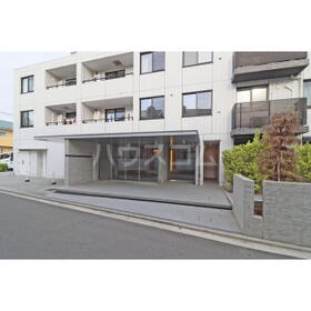 16/25 エントランス