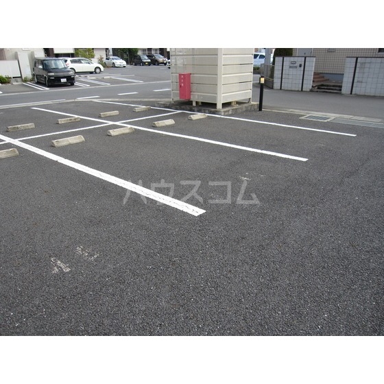 21/28 駐車場