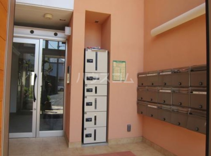 13/24 エントランス