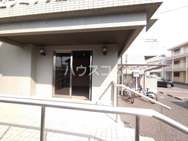 14/16 エントランス