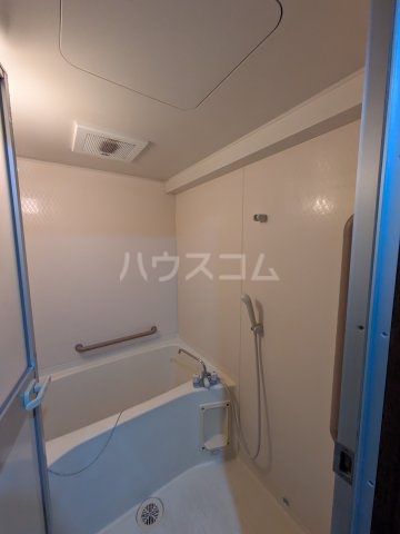 13/28 浴室