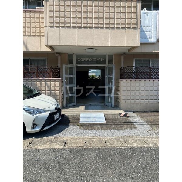 2/3 エントランス