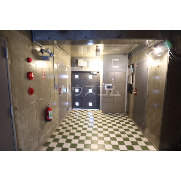 19/20 エントランス