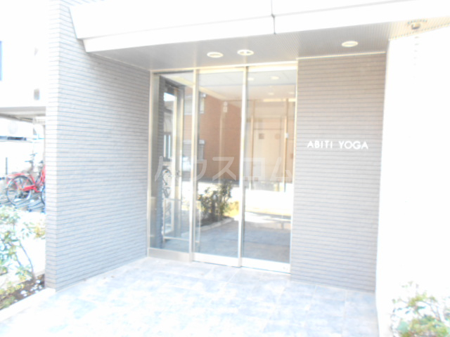 27/30 エントランス