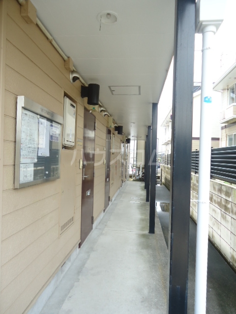 16/23 エントランス