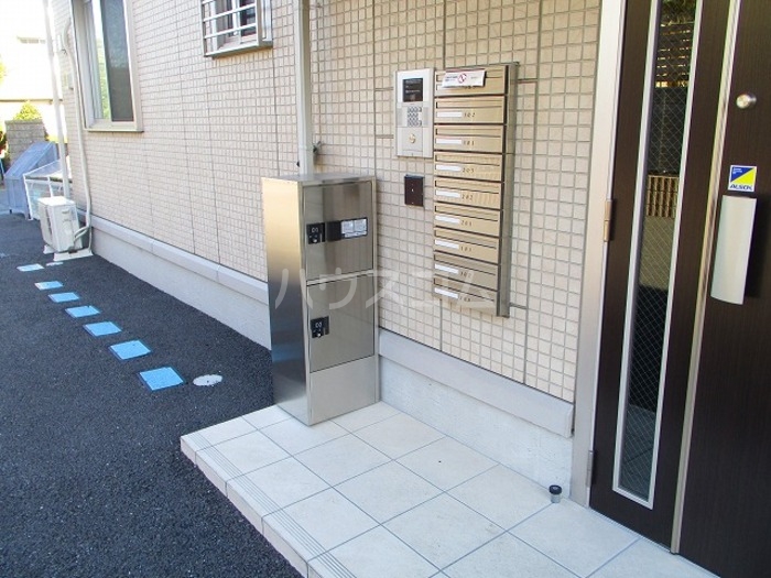 13/15 エントランス