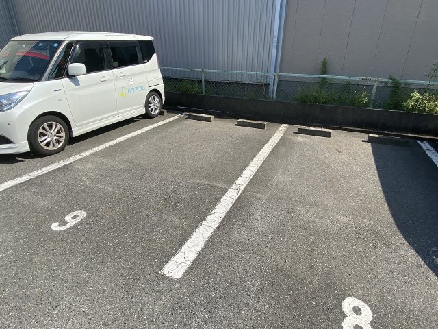 22/30 駐車場