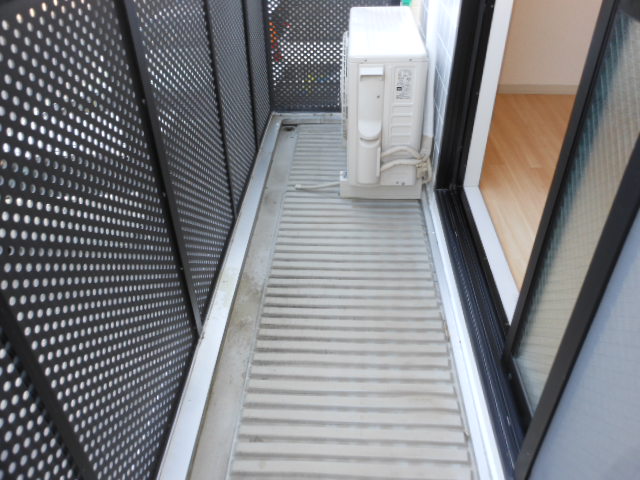 13/22 バルコニー