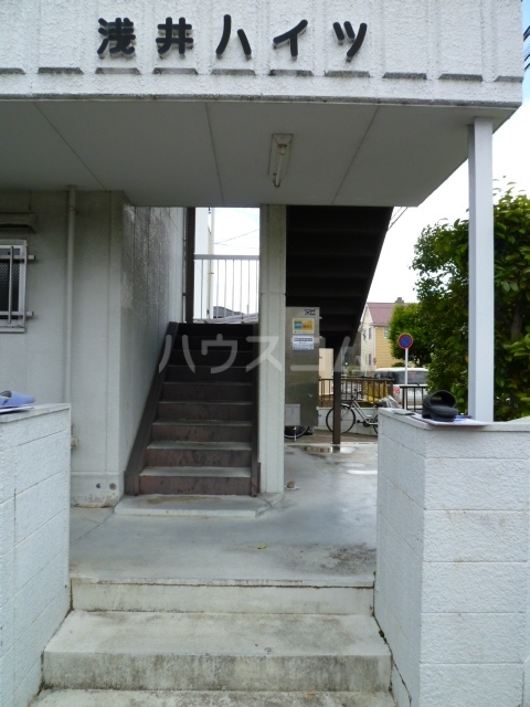 23/26 エントランス