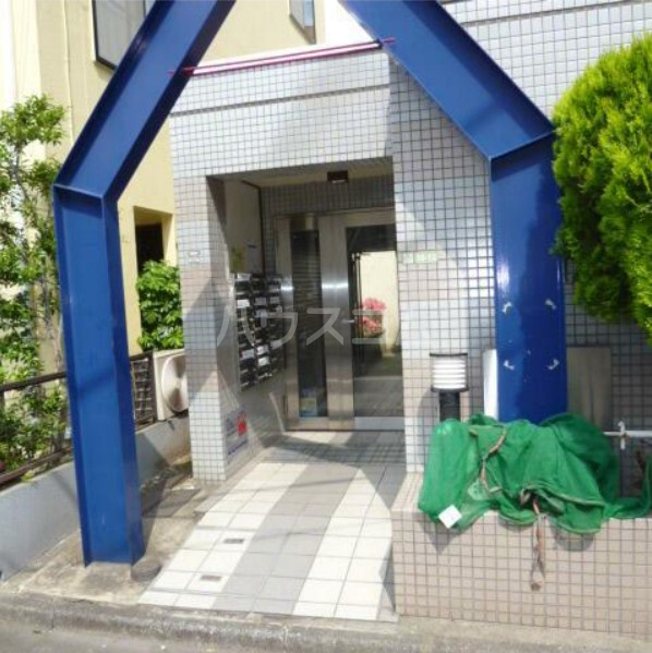 17/25 エントランス