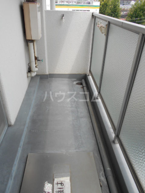 16/27 バルコニー