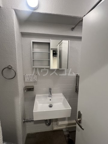 13/30 洗面