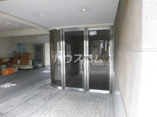 21/28 エントランス