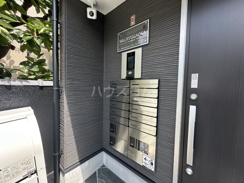 24/28 エントランス