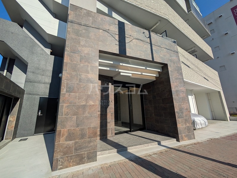 28/30 エントランス