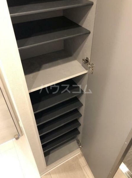 デュオメゾン笹塚ウエストの収納