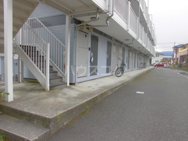 16/23 エントランス