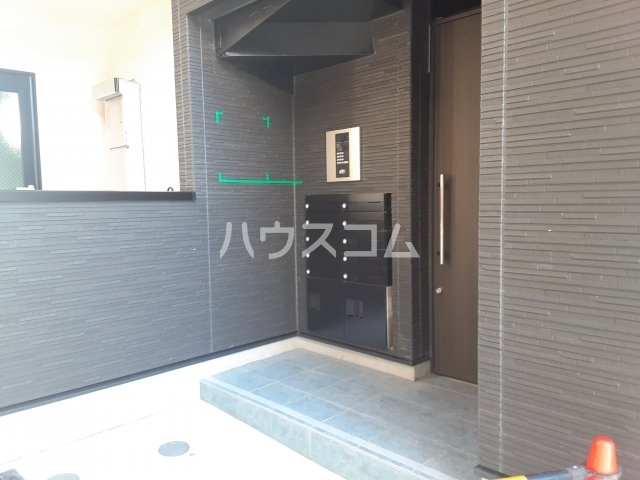 24/30 エントランス
