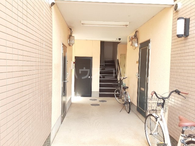 29/30 エントランス