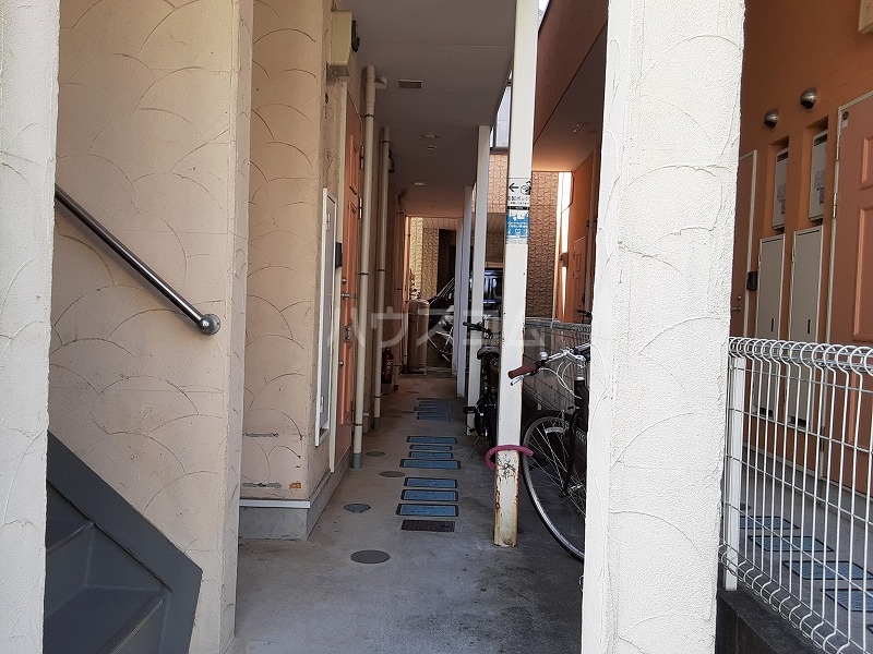 29/30 エントランス