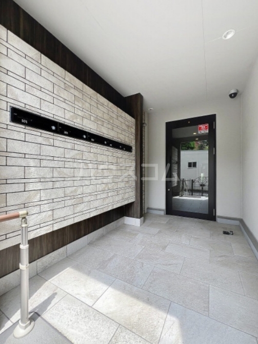 2/5 エントランス