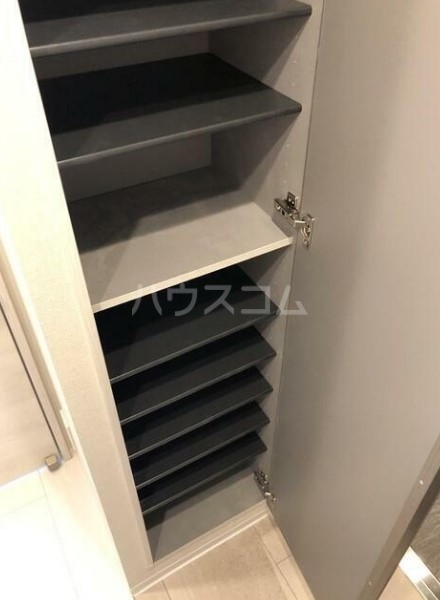 デュオメゾン笹塚ウエストの収納