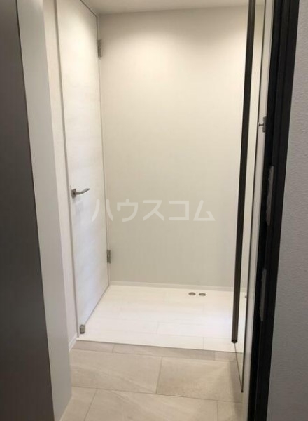デュオメゾン笹塚ウエストの玄関