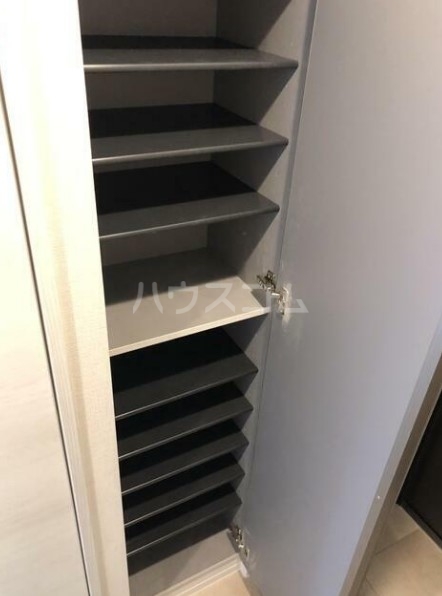 デュオメゾン笹塚ウエストの収納