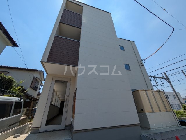 28/30 エントランス