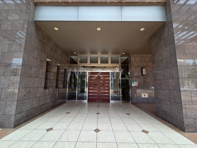 19/25 エントランス