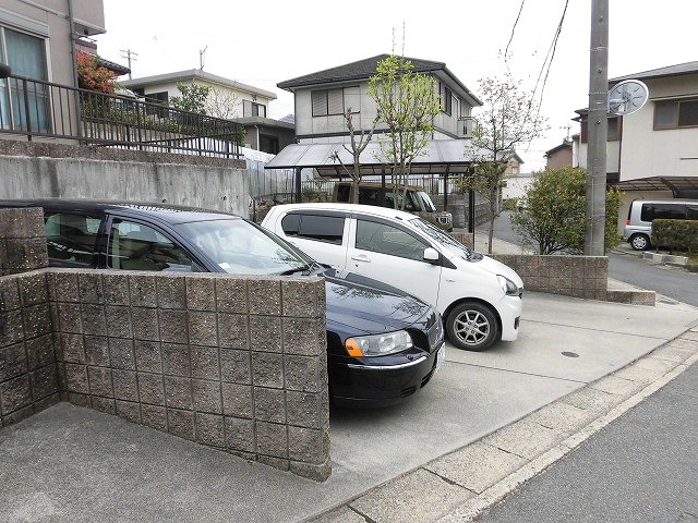 22/26 駐車場