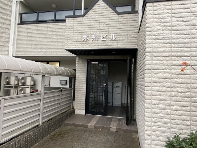 21/30 エントランス