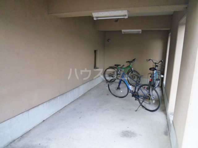 28/30 駐車場