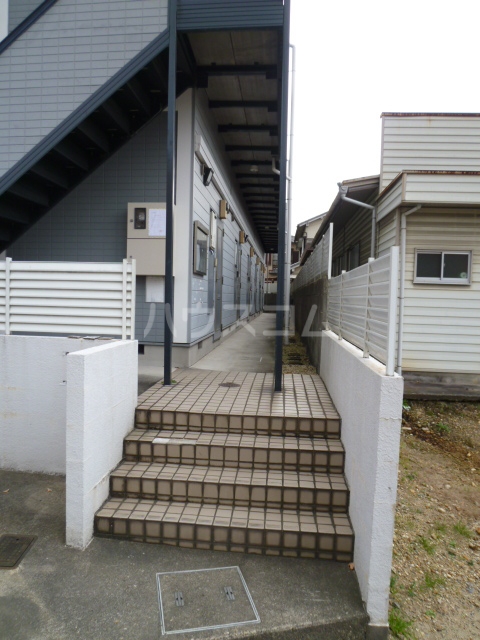 26/29 エントランス