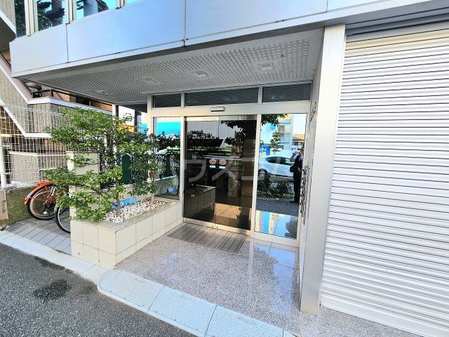 2/5 エントランス