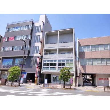 山口多摩平ビルの外観