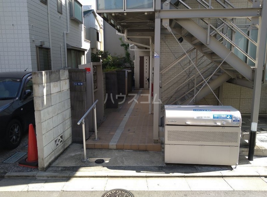 18/24 エントランス